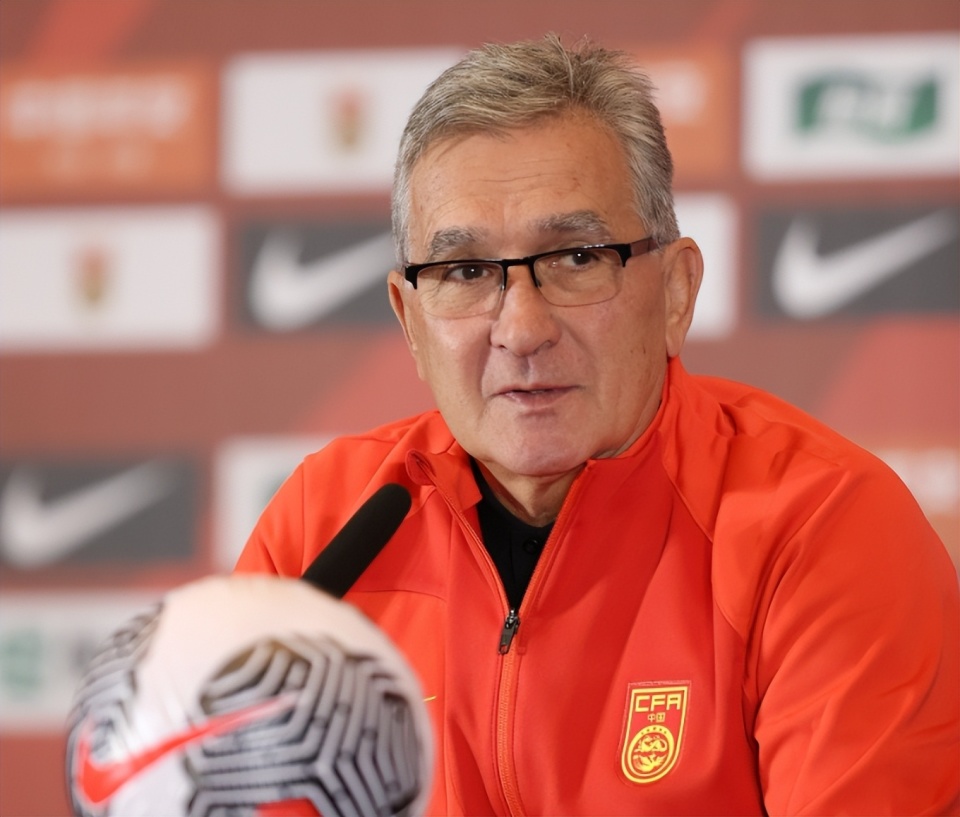 观察球员, 主动揽责